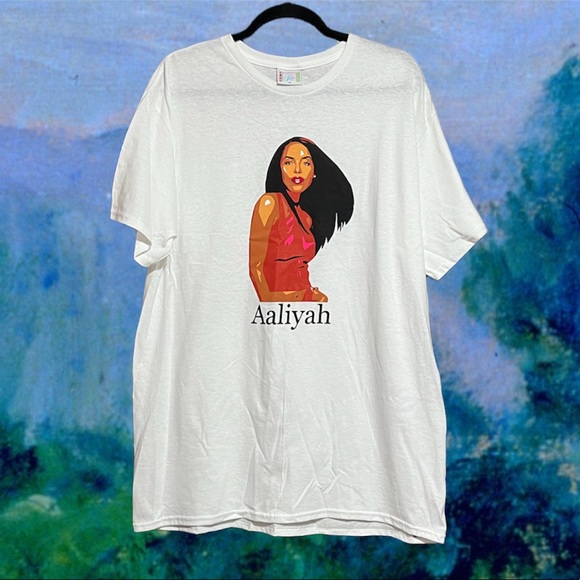 Aaliyah Baby Girl Cross Colours Graphic T-shirt Adult Oversized Medium NWOT. - Picture 1 of 4